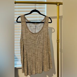 Old Navy gray tank top